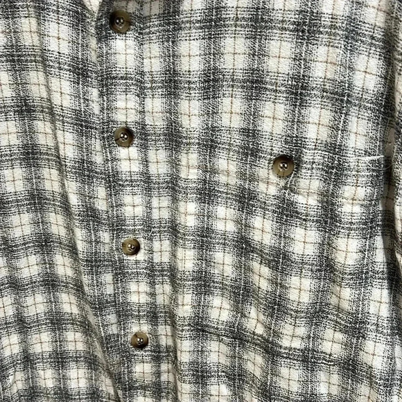 (40)Serge Saint Yves  Button Up - Picture 2 of 3